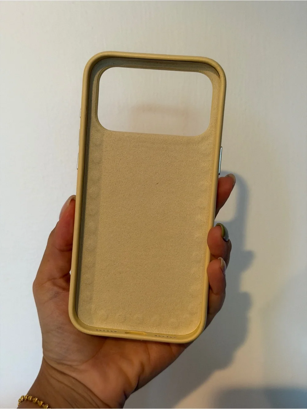 MUK Butter Studs iPhone 17 Pro Max Phone Case
